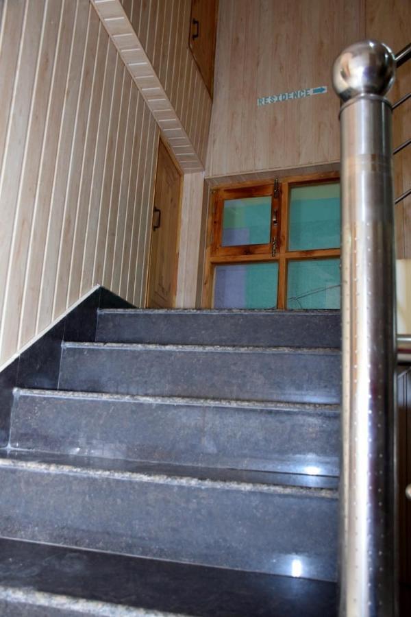 Hotel Nirmal Chhaya Manāli Extérieur photo